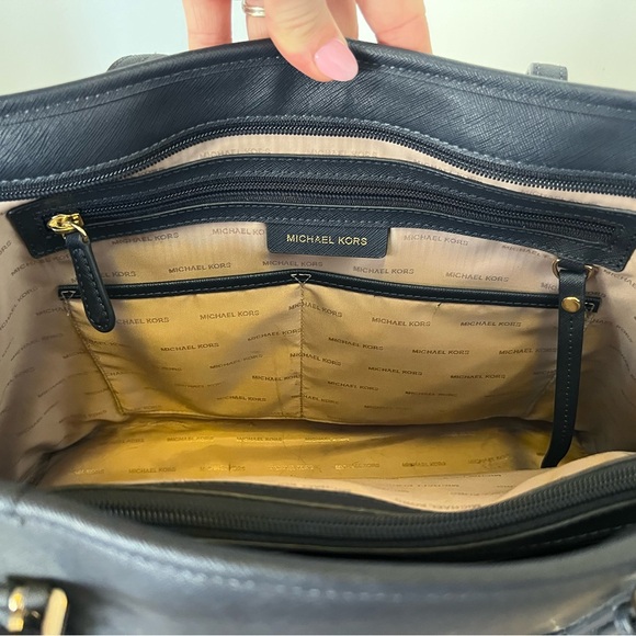 Navy Blue Michael Kors‎ Jet Set Travel Tote - Picture 6 of 14